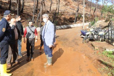 Marmaris Belediye Başkanı Oktay'dan 'erozyon' uyarısı: Karayolu Kenarlarındaki demir bariyerlerin bile ayakları boşalmış durumda!