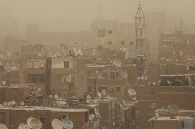 Mısırda olumsuz hava şartları nedeniyle 3 kişi yaşamını yitirdi