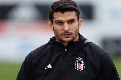 Necip Uysal takımı motive ediyor