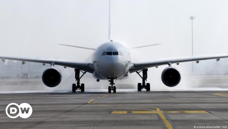 Tunus’ta ilk Omicron vakası İstanbul’dan uçan yolcuda tespit edildi - DW (Türkçe)