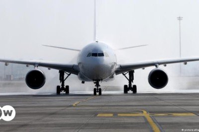 Tunus’ta ilk Omicron vakası İstanbul’dan uçan yolcuda tespit edildi - DW (Türkçe)