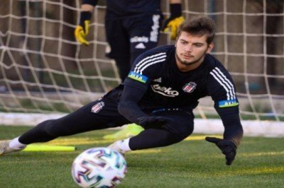 Utku Yuvakuran dönüyor