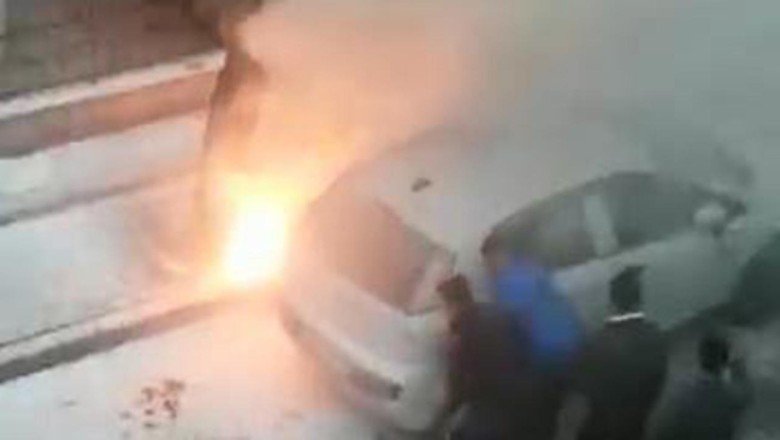 Yer altı kabloları alev aldı, park halindeki araç yandı