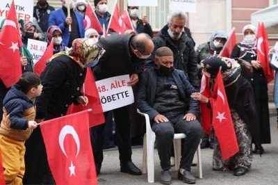 80 yaşındaki baba kızı için evlat nöbetinde