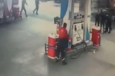 İtfaiye ekipleri yangın dönüşü bebeğe nefes oldu