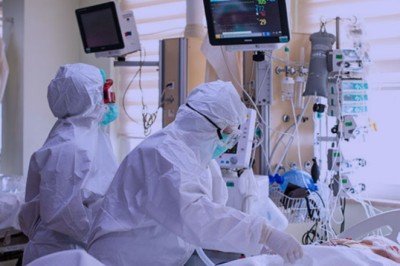 TTB Merkez Konsey Üyesi Prof. Erbay:  Yoğun bakımlar ve servisler yeniden dolmuş durumda