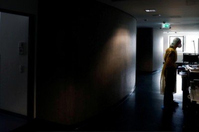 Almanya'da sağlık çalışanlarına aşı zorunluluğu getiriliyor