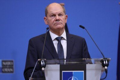 Almanya'nın yeni Başbakanı Scholz, hükümetinin NATO'ya bağlılığını vurguladı