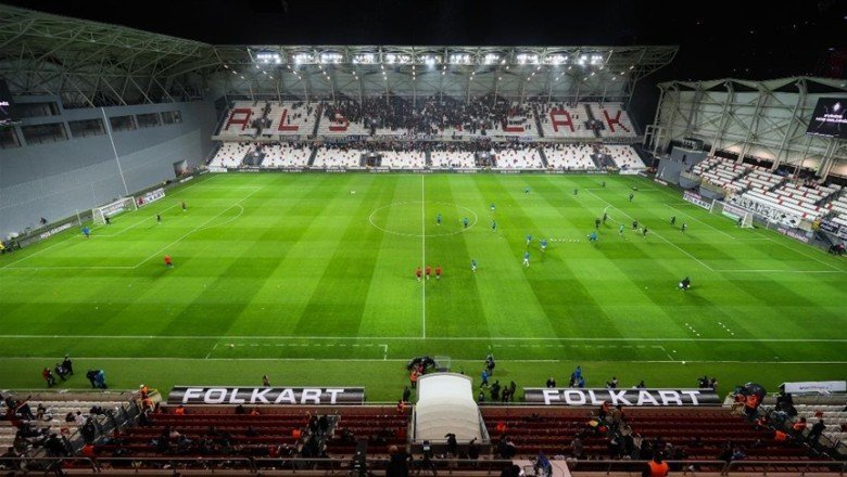 Alsancak Mustafa Denizli Stadı futbolseverlerle tekrar buluştu