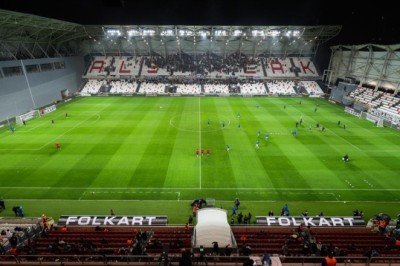 Alsancak Mustafa Denizli Stadı futbolseverlerle tekrar buluştu