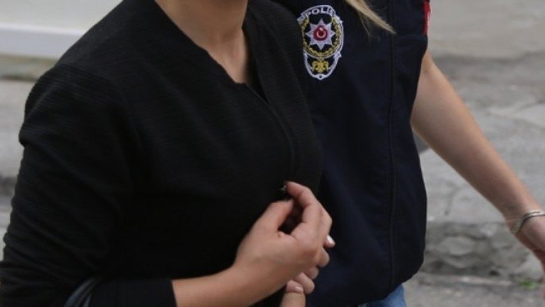 Bisküvi ve çikolata paketlerine gizlemiş! İstanbul Havalimanında kaçakçılık operasyonu