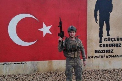 En acı veda! Şehidin nişanlısı yürekleri dağladı: Üniformasını giyip asker selamıyla uğurladı