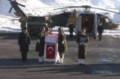 Hakkari'de şehit askerler için tören düzenlendi