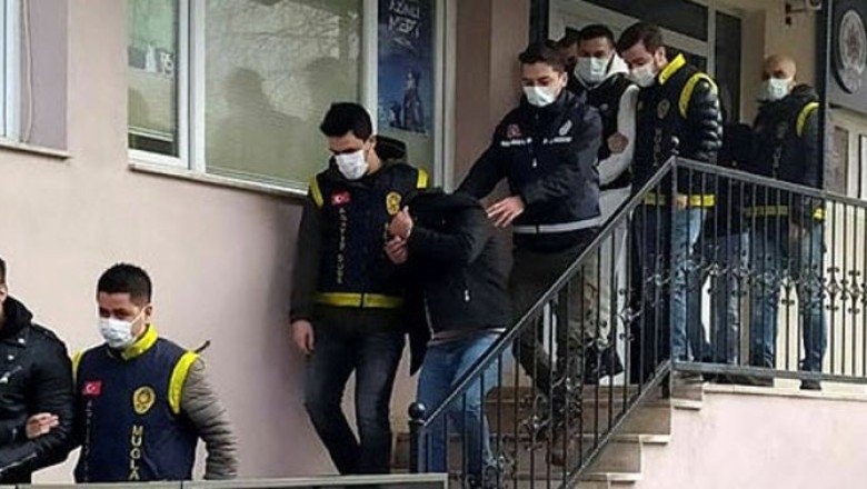 İngiliz turistleri 32 milyon lira dolandıran şebekeye operasyon! 11 şüpheli gözaltına alındı
