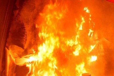 Lübnan’ın güneyindeki Filistin mülteci kampında cephanelik patladı