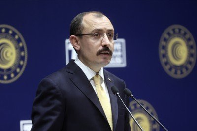 Ticaret Bakanı Muş: Muratbey Gümrük Müdürlüğümüzde yılın 1 milyonuncu ihracat beyannamesini onayladık