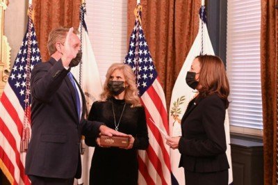 ABD'nin yeni Ankara Büyükelçisi Flake yemin etti