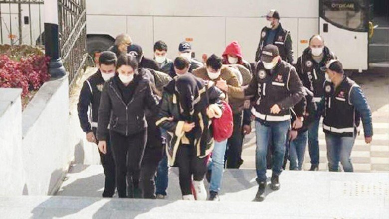 Sahte paraları bankamatikle piyasaya sürdüler