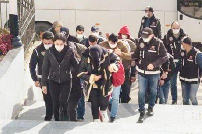 Sahte paraları bankamatikle piyasaya sürdüler