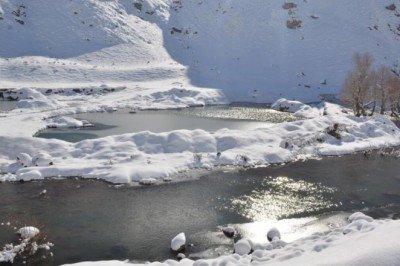 Şırnak’ta termometreler eksi 21 dereceyi gösterdi, dereler dondu