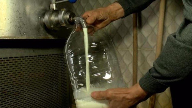 Süt üreticide 3.3 lira, markette 18 lira!