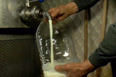 Süt üreticide 3.3 lira, markette 18 lira!