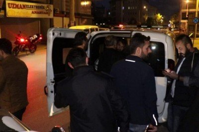 Uzman er, kadın polisi bıçakla ağır yaraladı