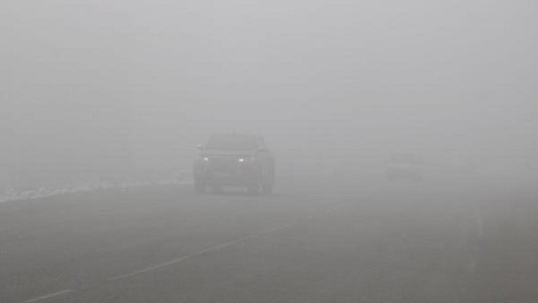 Yüksekova'da yoğun sis... Görüş mesafesi 10 metreye düştü