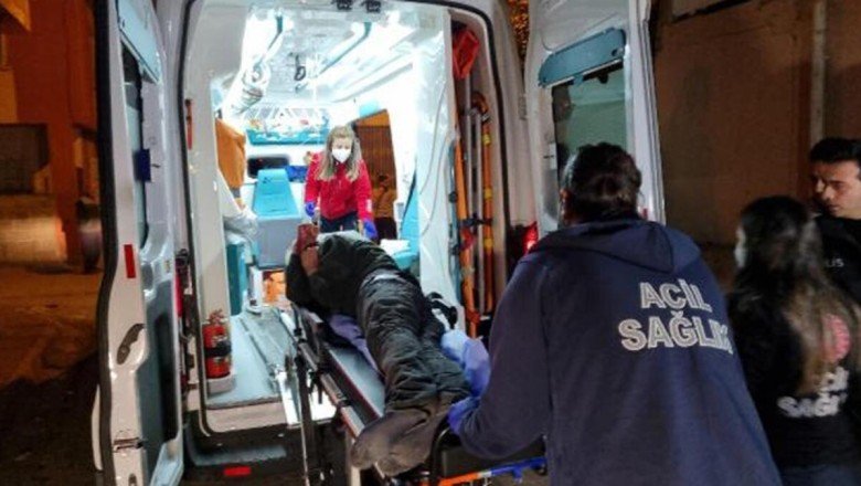 Adana'da bıçaklı saldırı: Sokak ortasında 5 yerinden bıçaklanarak yaralandı