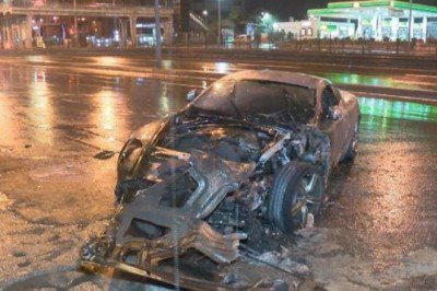 Avcılar'da 2 milyon TL'lik lüks araç alev alev yandı