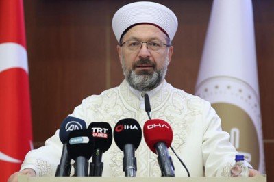 Diyanet İşleri Başkanı Erbaş: Vatandaşlarımız arasında çimento olmaya çalışıyoruz