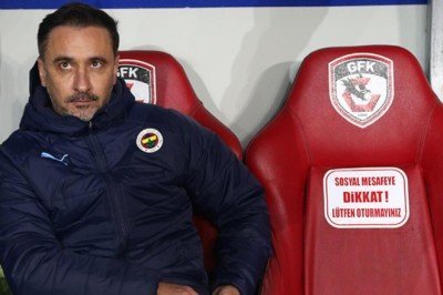 Fenerbahçe'de Vitor Pereira'dan istifa sorusuna yanıt! 'Burada, gazetecilerle...'