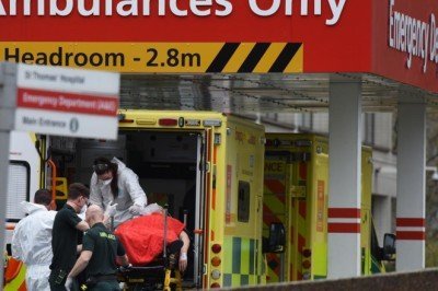 İngiltere'de Omicron varyantı kaynaklı ilk ölüm