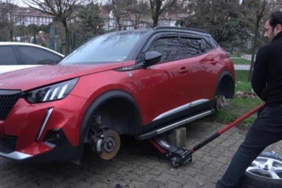 İstanbul'da akılalmaz hırsızlık! Gözlerine inanamadı: Lastikleri söktüler