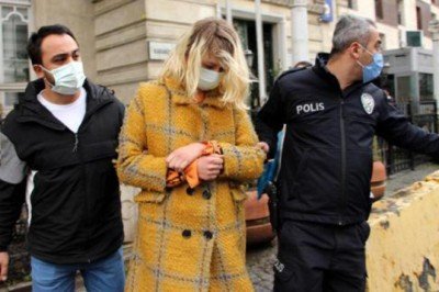 Türk Bayrağı'nı koparan turist, adliyeye sevk edildi