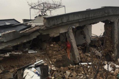 Tüpten sızan gaz bomba gibi patladı: Ev yıkıldı