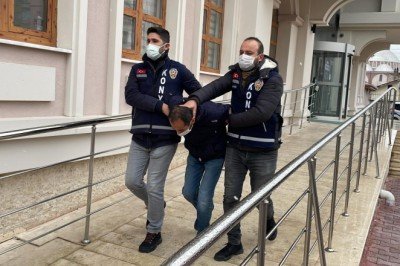 Alacak meselesi yüzünden arkadaşını öldürdü