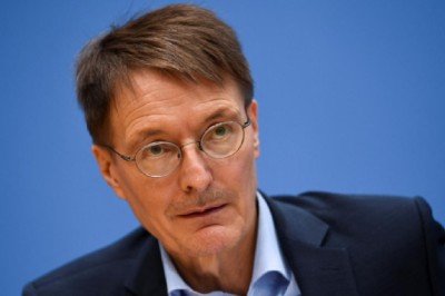 Alman Bakan'dan 'Omicron' uyarısı: Toplum büyük bir sınamayla karşı karşıya