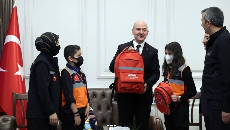 Bakan Soylu'dan gençlere çağrı: AFAD gönüllüsü olun, birlikte çalışalım
