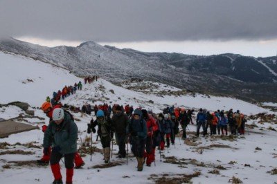 Bursa'da dağcılardan 'sıfır atık' tırmanışı