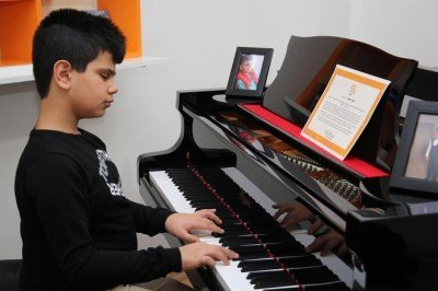 'Kusursuz kulak' Bager'in piyano hayali gerçek oldu