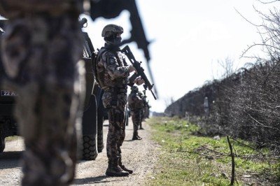 Türk polisi Macaristan'ın Sırbistan ve Romanya sınırında görev yapacak