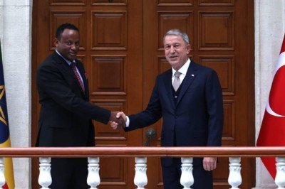 Bakan Akar, Afrikalı mevkidaşlarıyla görüştü