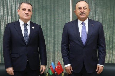 Bakan Çavuşoğlu, Azerbaycanlı mevkidaşı Bayramov ile görüştü