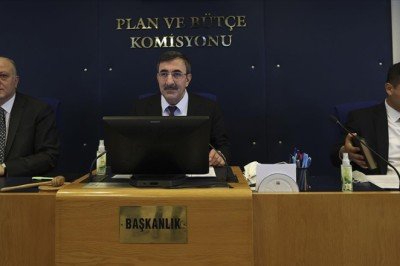 Asgari ücretten gelir ve damga vergisi alınmamasını da içeren kanun teklifi Plan ve Bütçe Komisyonunda