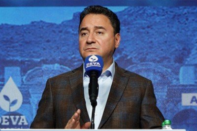 Babacan: Evlerde elektrik faturası yangını var; Beştepe suspus, henüz suçlayacak hayali düşmanı bulamadılar