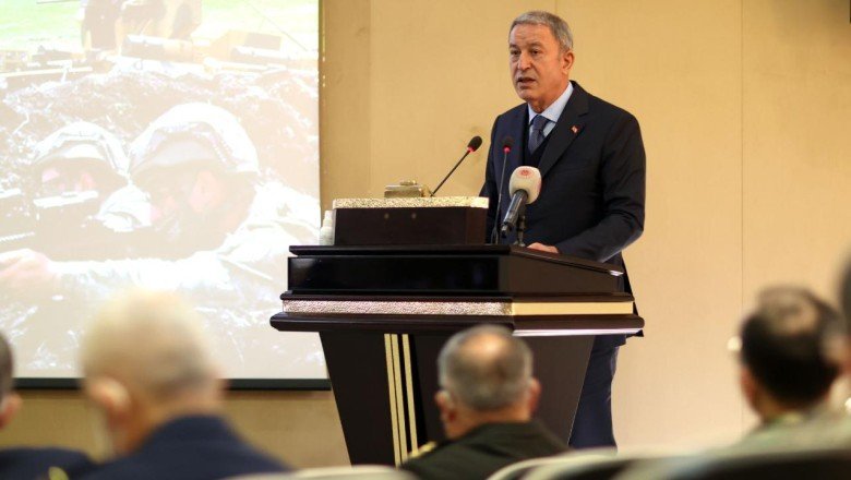 Bakan Akar: NATO'nun her zamankinden aktif ve canlı olduğuna inanıyoruz