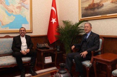 Bakan Akar sanatçı Haluk Levent'i kabul etti