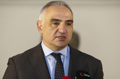 Bakan Ersoy: AKM'de ziyaretçi sayısının 2 katına çıkacağını taleplerden görüyoruz