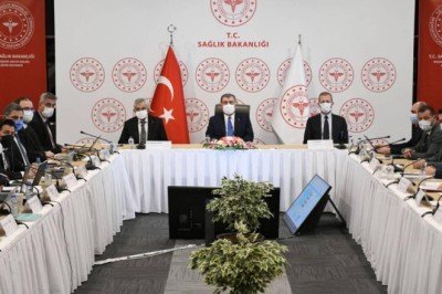 Bakan Koca uyardı: Hastaneye yatan sayısında bir miktar artış gözleniyor